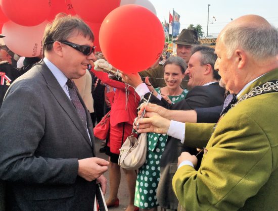 kirmeseröffnung_luftballons