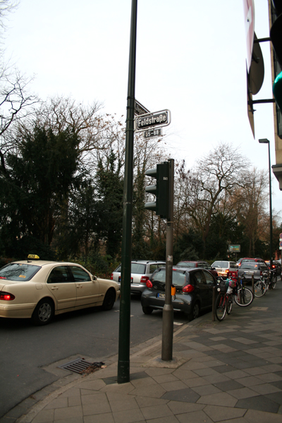 Feldstrasse%209%20Uhr.jpg
